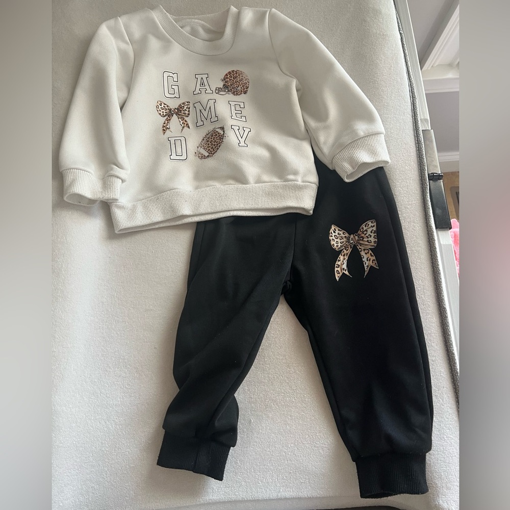Baby Game Day Sweatsuit with Leopard Bow